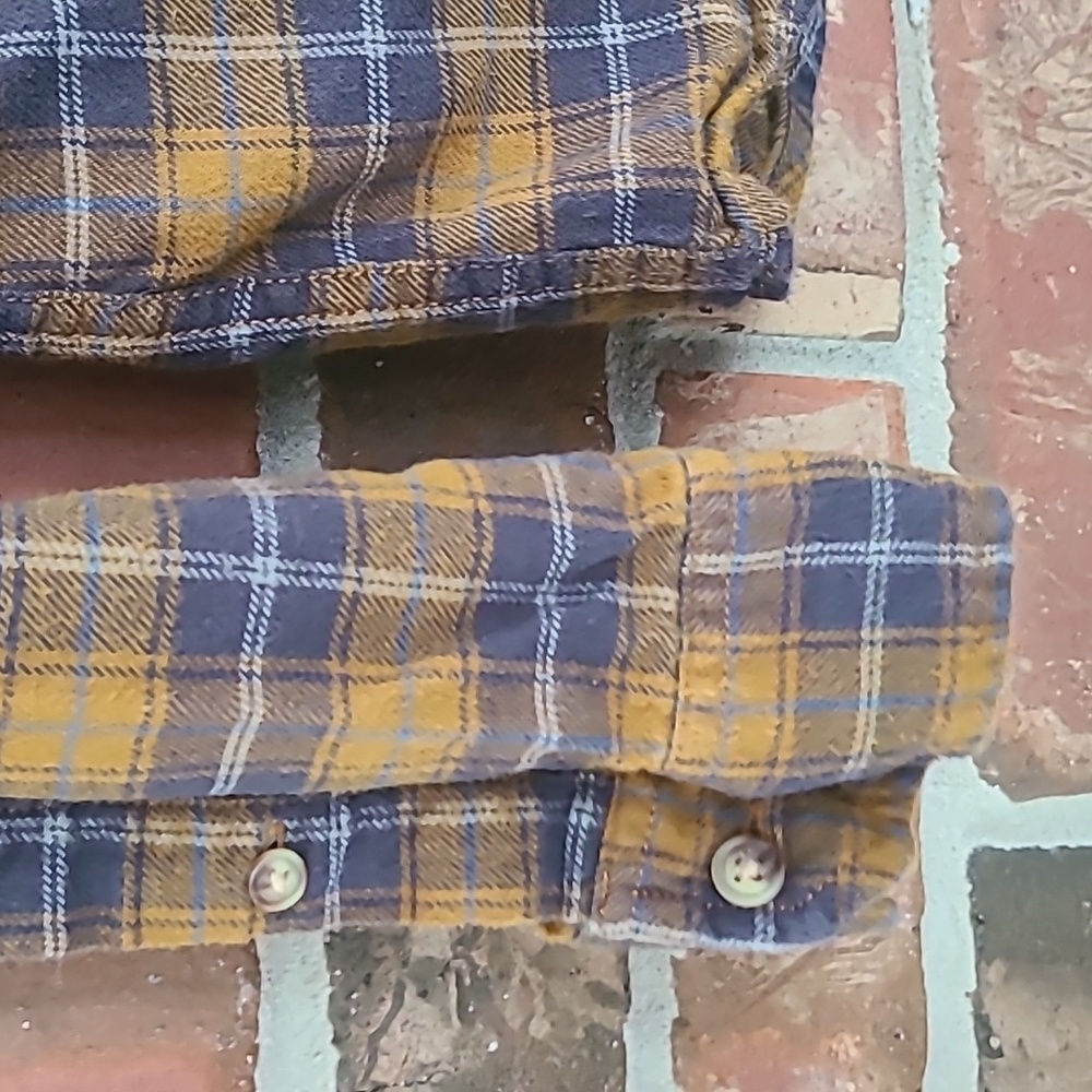 Red Ale Flannel Button Down Shirt, Size Large - Picture 3 of 4